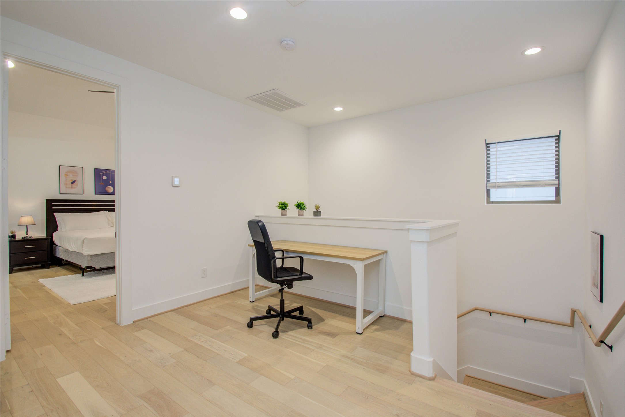 2315 Sherwin Street Houston, TX 77007 - Photo 39 of 50 a view of a workspace with furniture