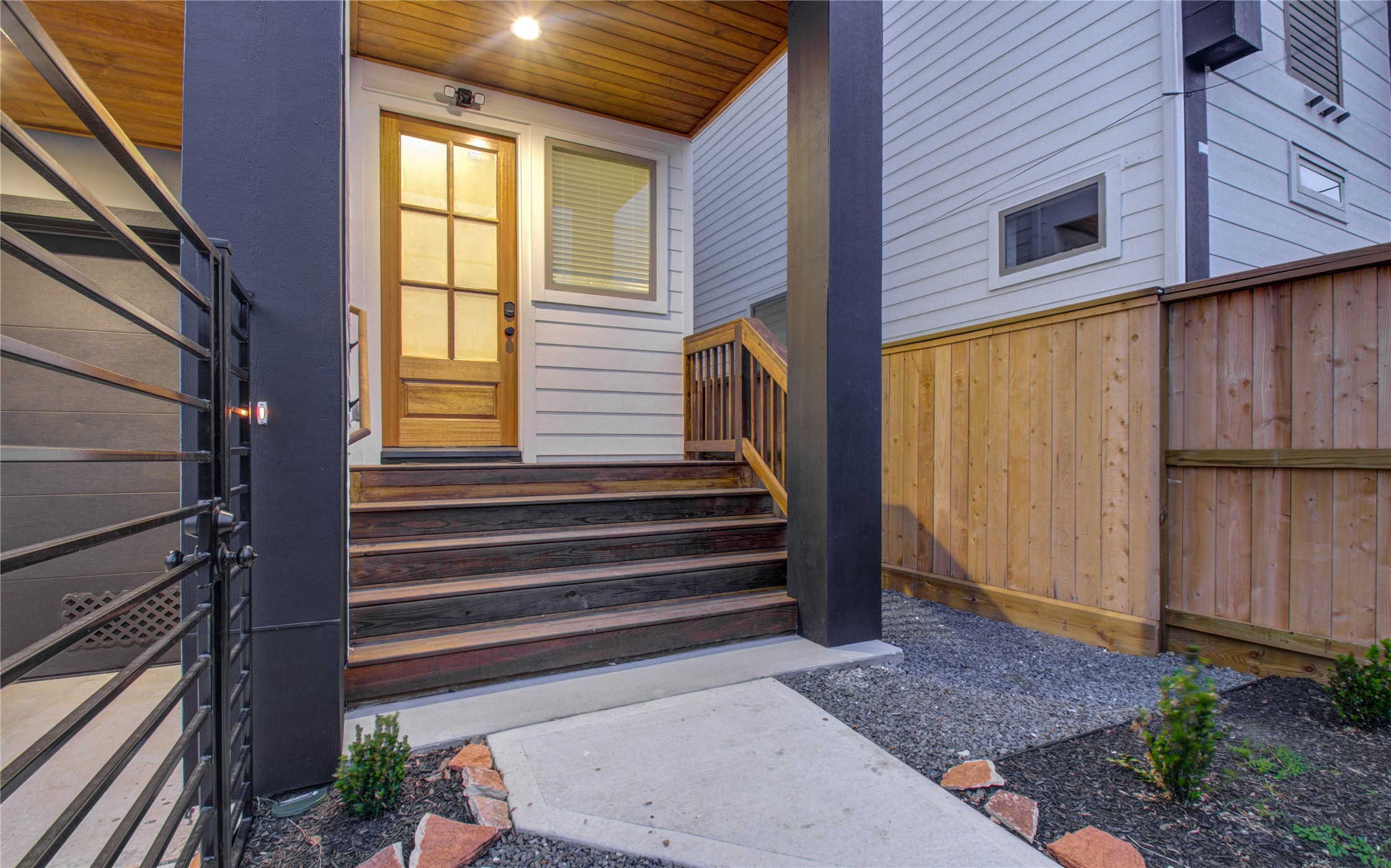 2315 Sherwin Street Houston, TX 77007 - Photo 47 of 50 a view of entryway