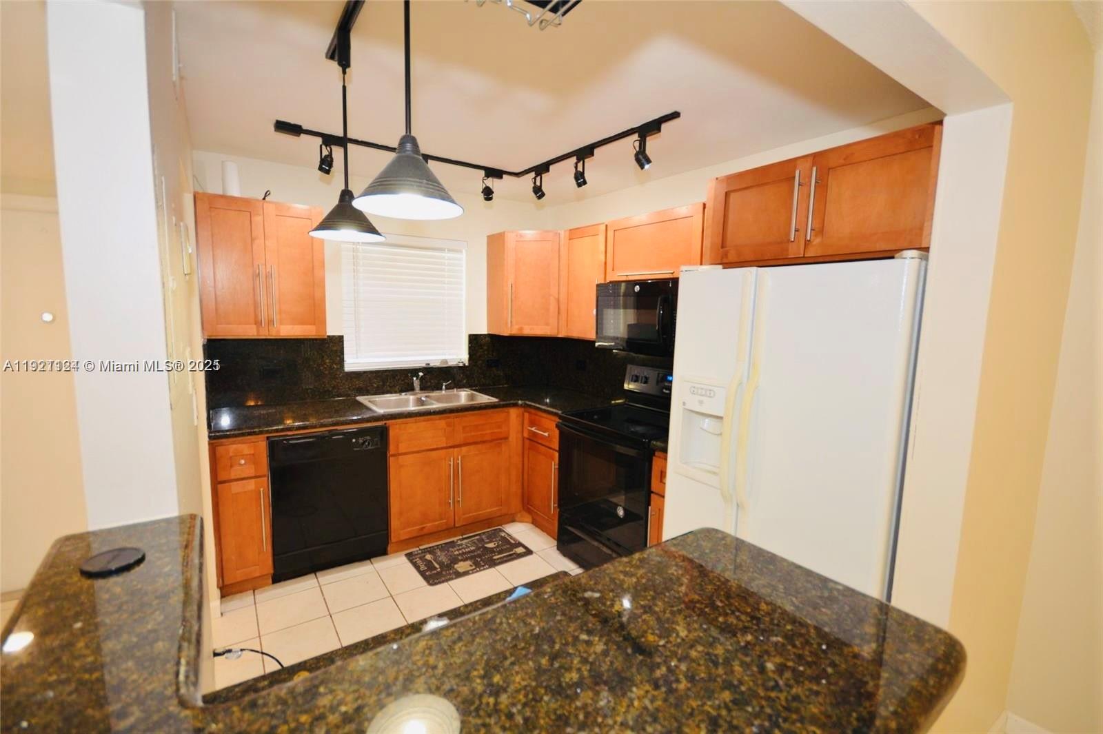5100 Southwest 64th Avenue, Unit 101 Davie, FL 33314 - Photo 10 of 17