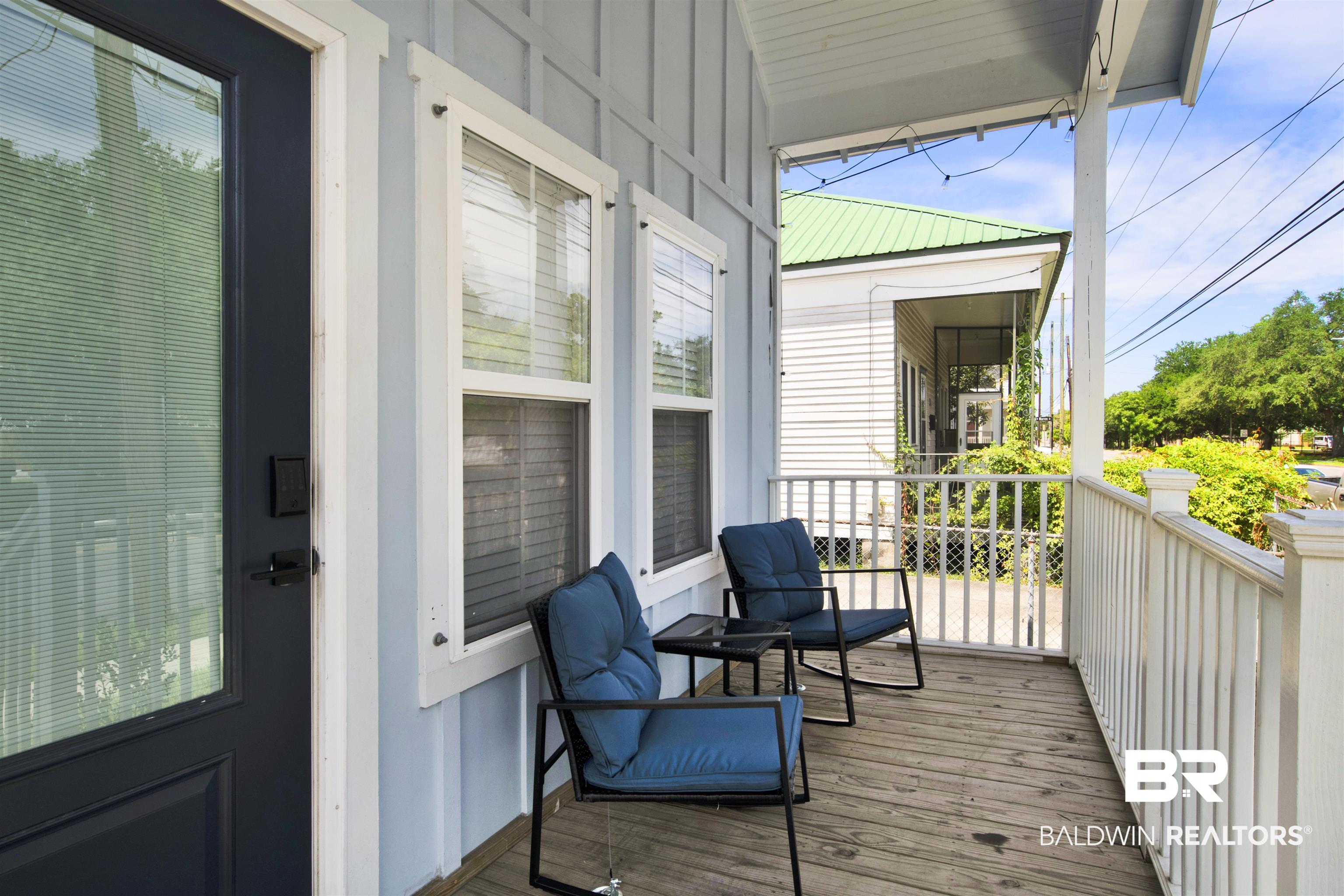 555 Congress Street Mobile, AL 36603 - Photo 4 of 27 View of porch