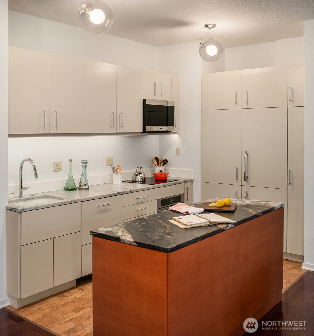 98 Union Street, Unit 810 Seattle, WA 98101 - Photo 14 of 38
