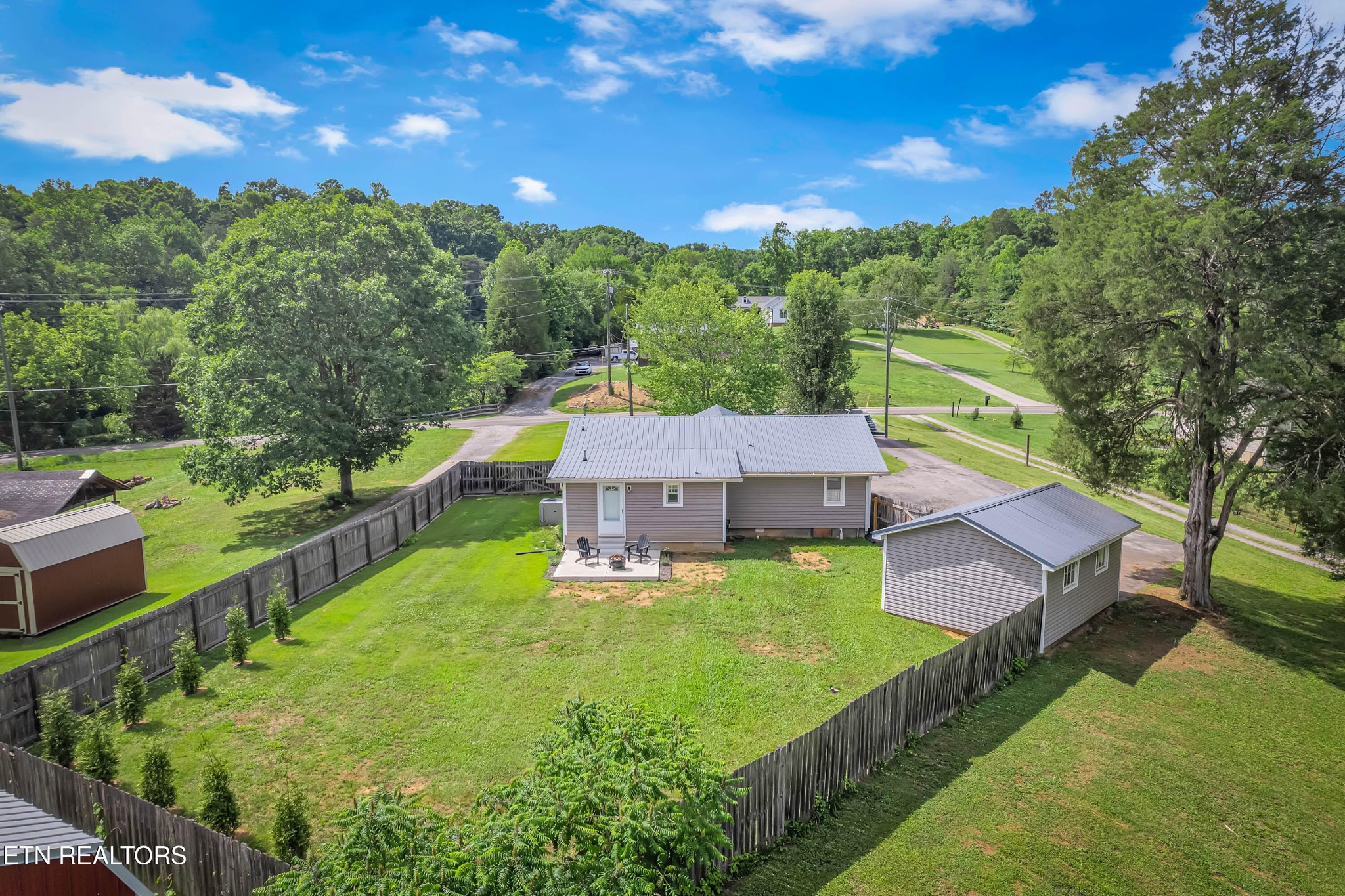 546 Pine Ridge Road Clinton, TN 37716 - Photo 2 of 32 Gallery Image 2