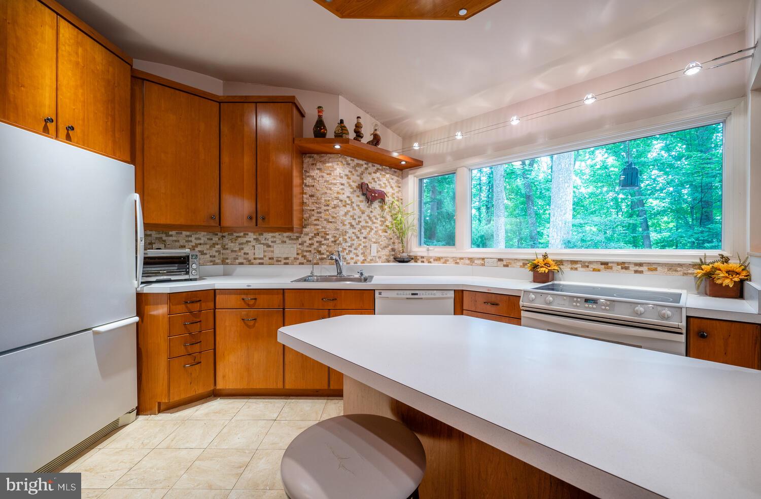 8313 Still Spring Court Bethesda, MD 20817 - Photo 12 of 39