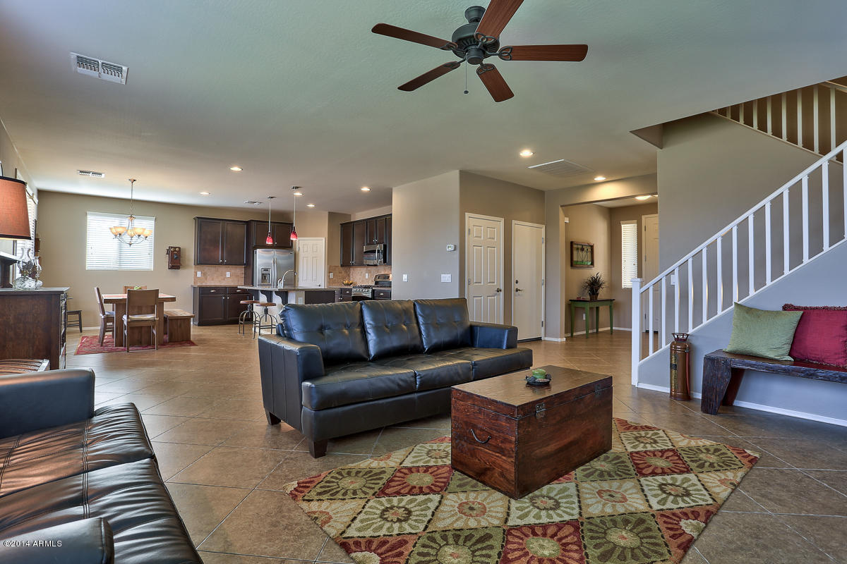 16096 West Almeria Road Goodyear, AZ 85395 - Photo 5 of 27 Great room