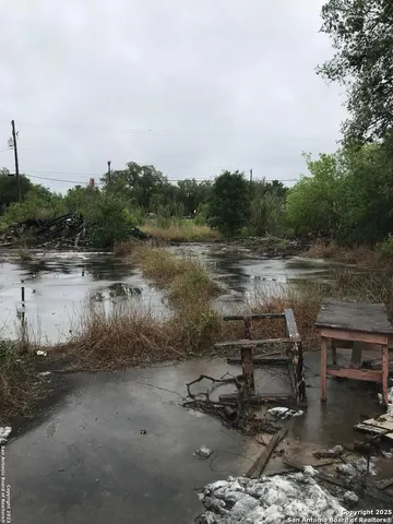 $139,999 | 2609 Highway 59, Beeville, TX 78102