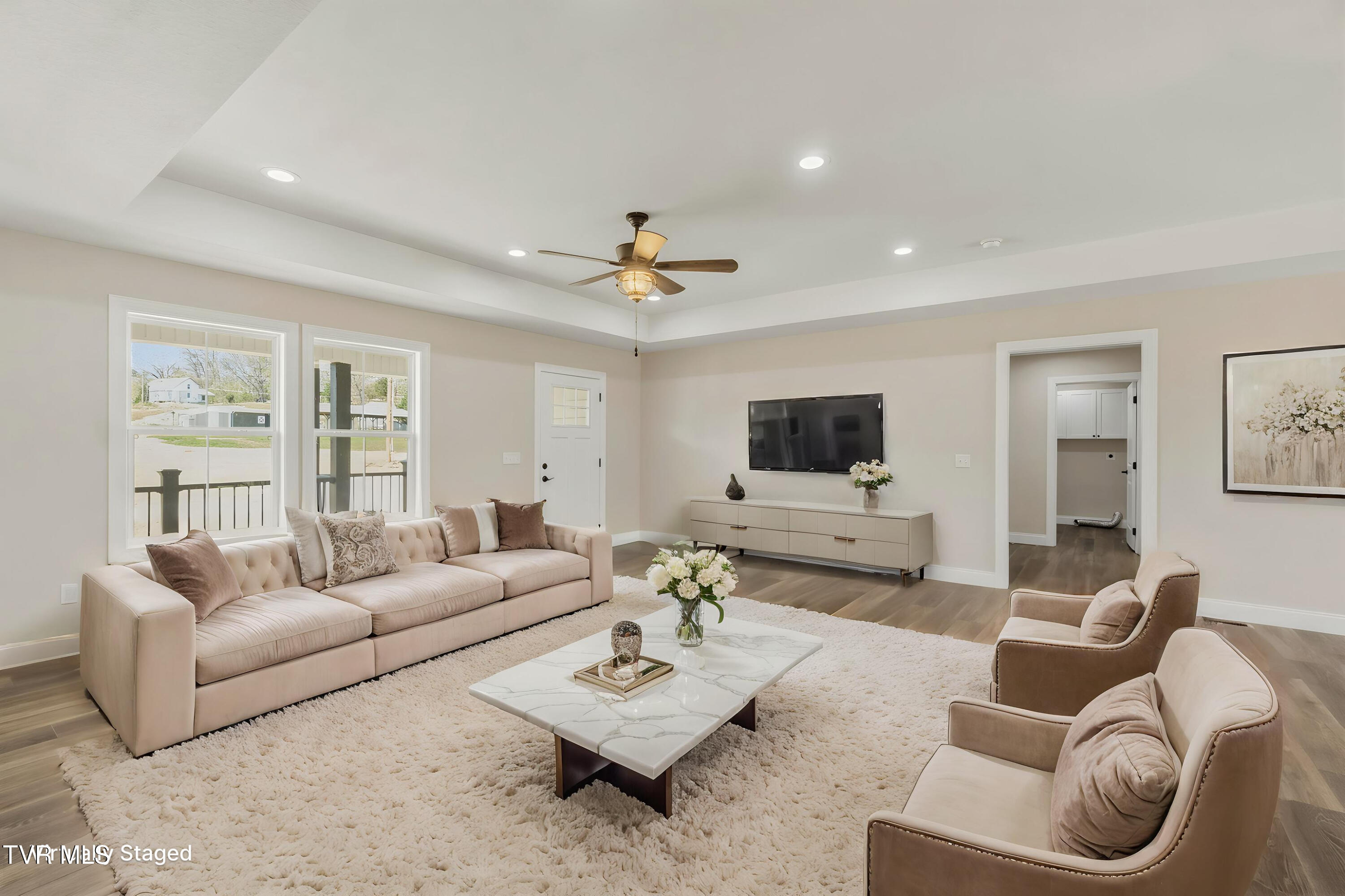 300 Gibson Loop Afton, TN 37616 - Photo 15 of 70 14 - Living Room - Luxury - 6