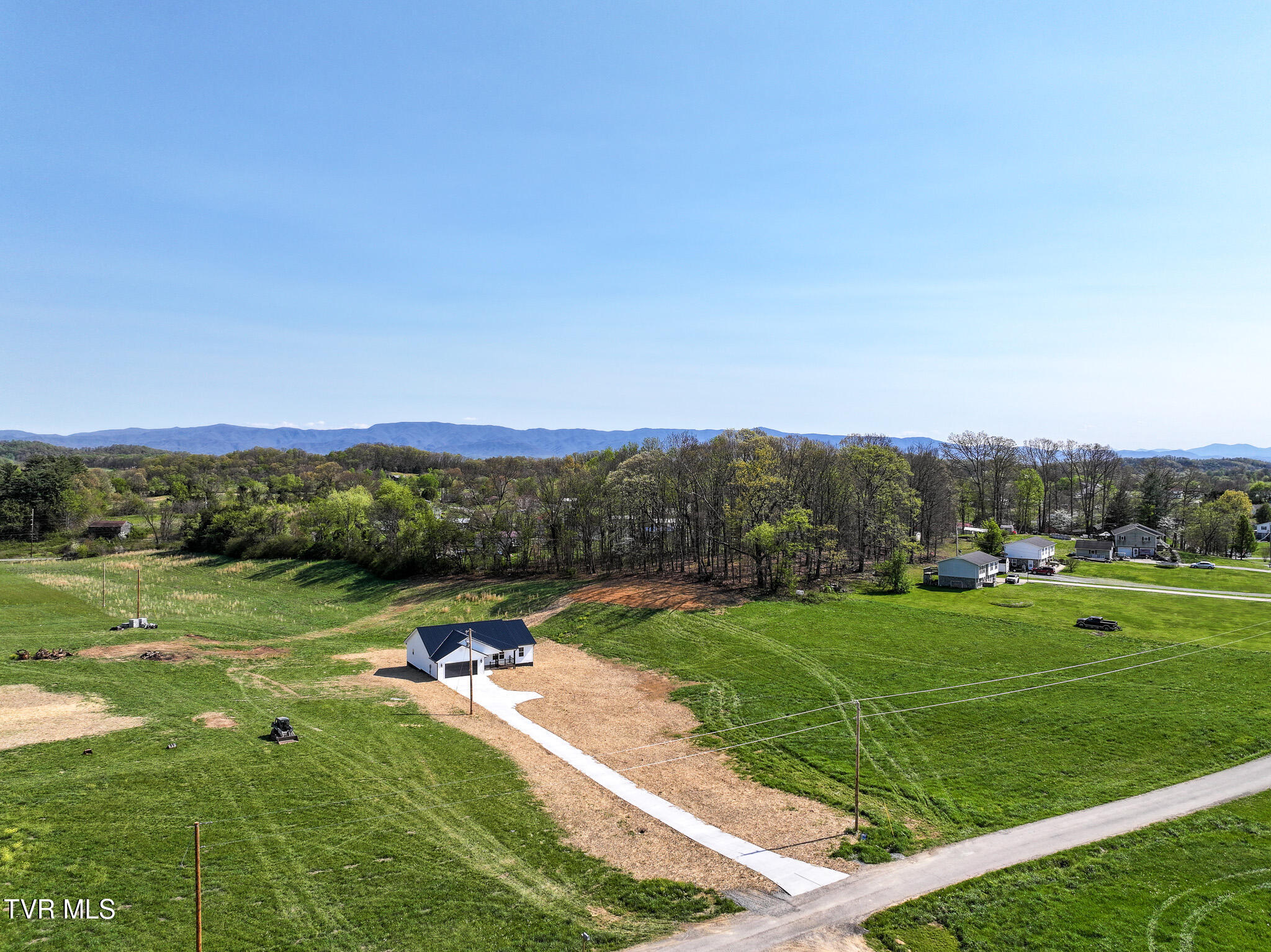 300 Gibson Loop Afton, TN 37616 - Photo 2 of 70 2