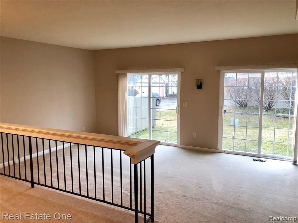 1195 Pine Ridge Court Rochester Hills, MI 48306 - Photo 6 of 10