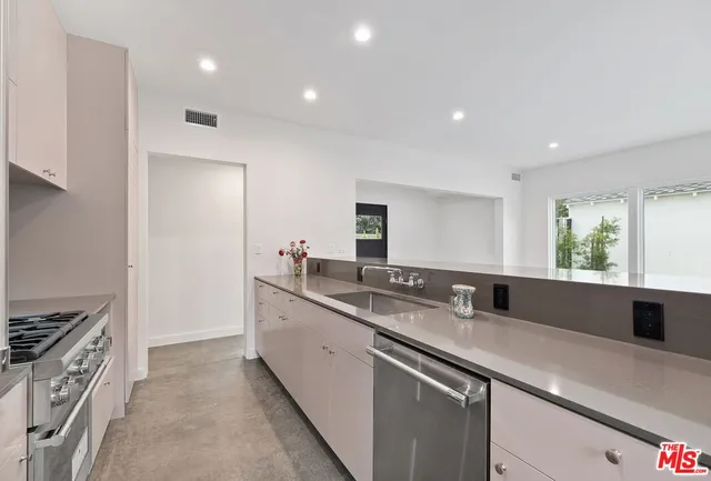 $5,600 | 15322 De Pauw Street, Pacific Palisades, CA 90272