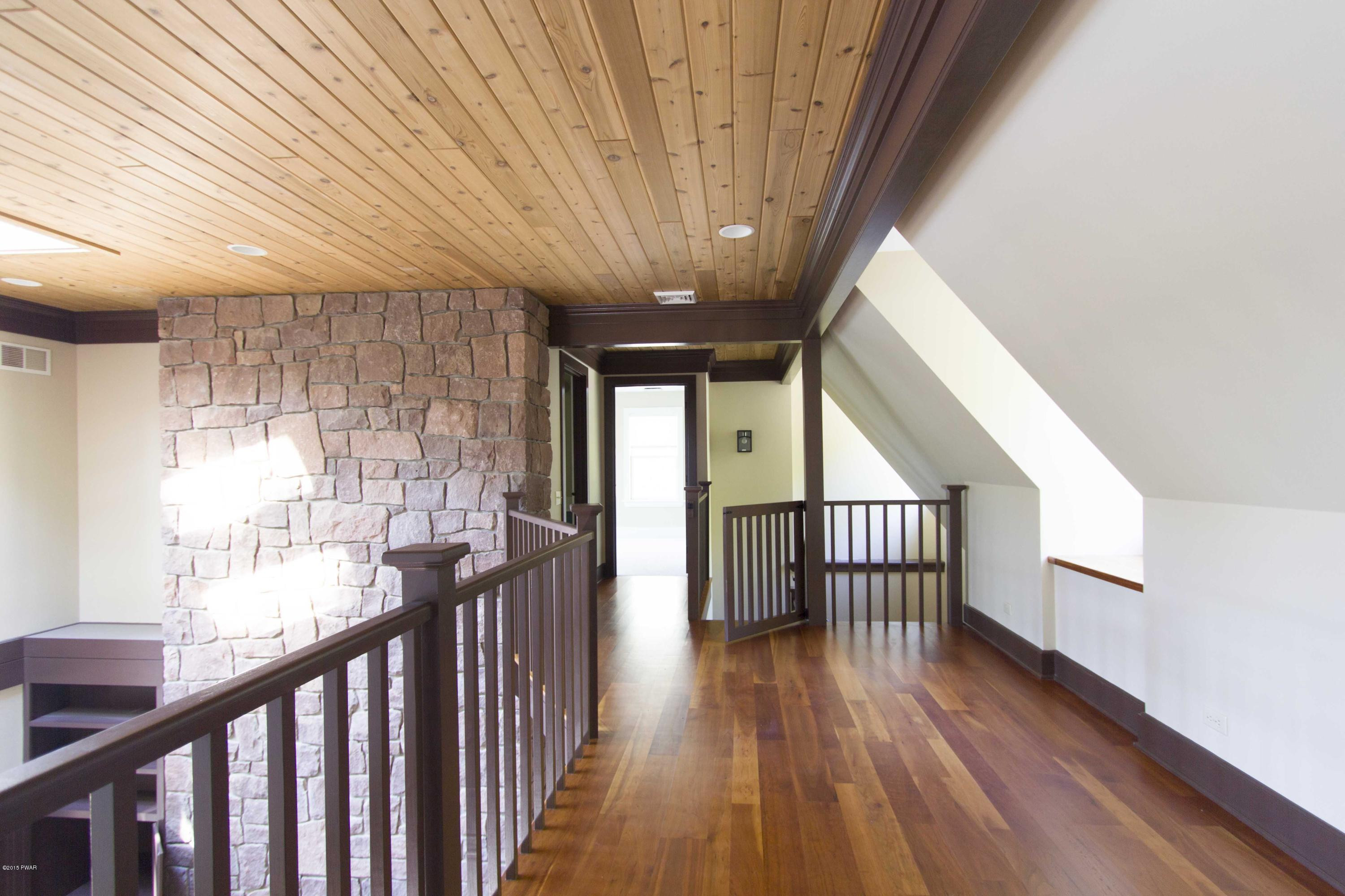 1 East Wenonah Road Tafton, PA 18464 - Photo 16 of 27