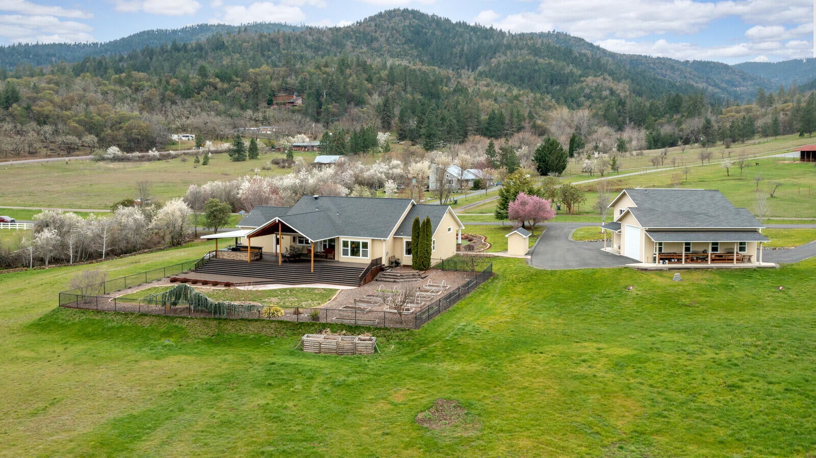 268 Hawk Road Medford, OR 97501 - Photo 49 of 54 12_HR_12_mls