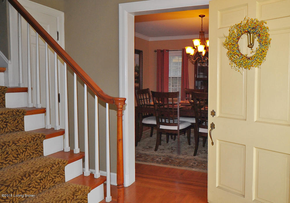 3035 Lexington Road Louisville, KY 40206 - Photo 8 of 47 Nice foyer.