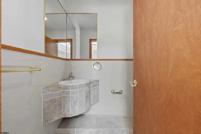 $539,000 | 901 West New York Avenue, Somers Point, NJ 08244