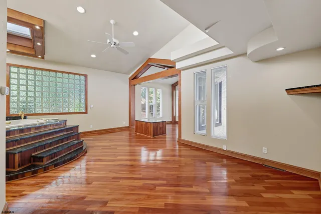 $539,000 | 901 West New York Avenue, Somers Point, NJ 08244