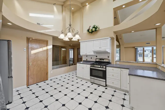 $539,000 | 901 West New York Avenue, Somers Point, NJ 08244