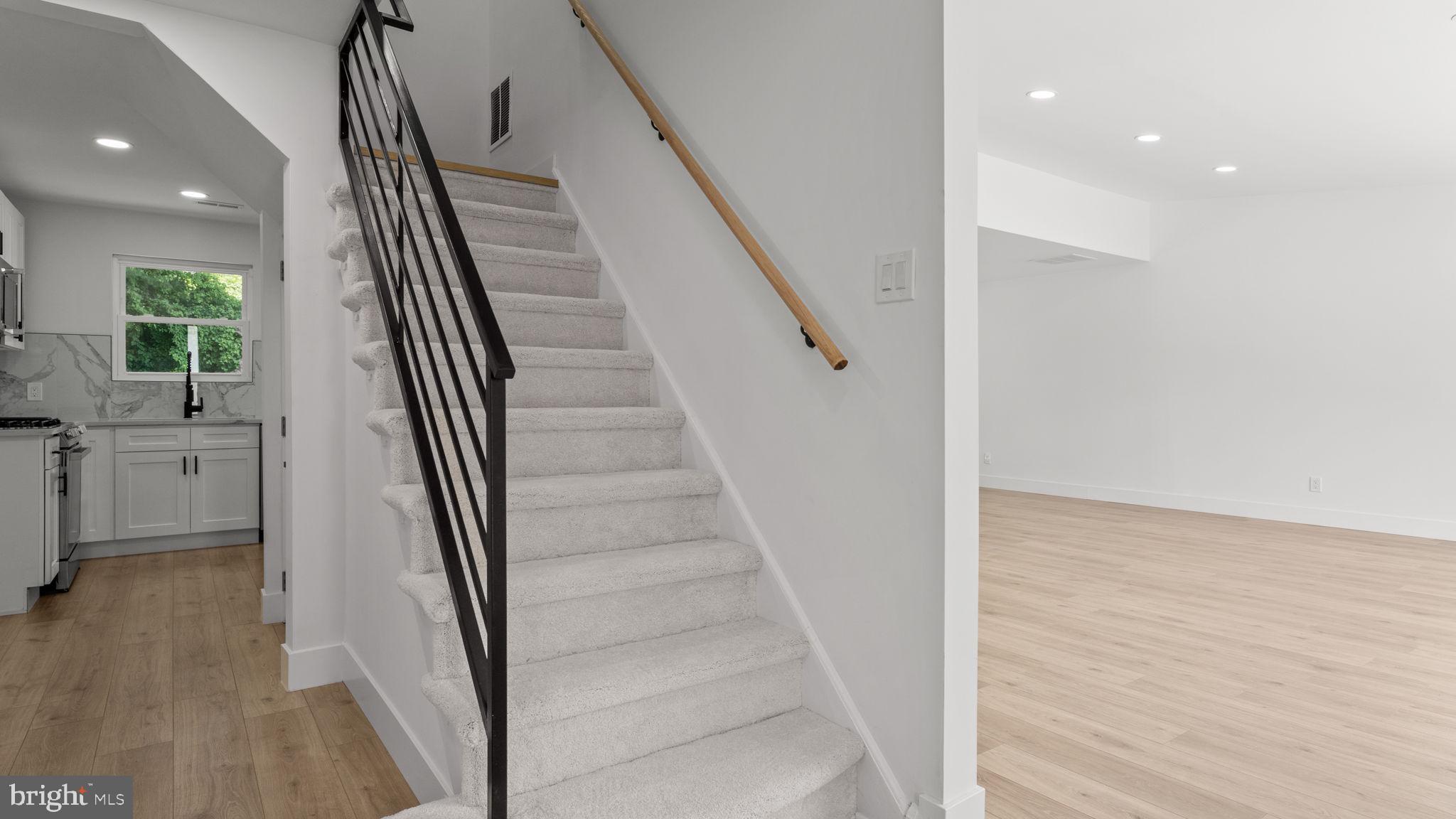 1111 Arboretum Road Wyncote, PA 19095 - Photo 20 of 43 Hallway/Entry