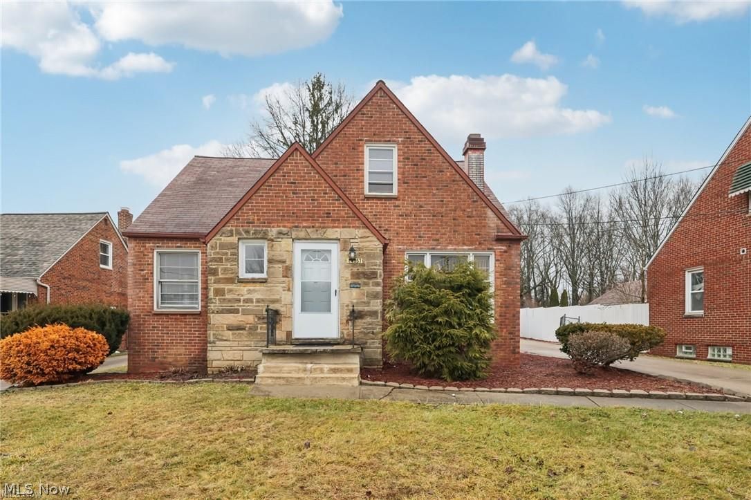 14357 Turney Road Maple Heights, OH 44137 - Photo 1 of 23 Gallery Image 1