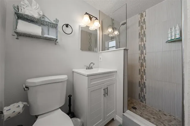 $1,300,000 | 208 Peacock Lane, Holmes Beach, FL 34217