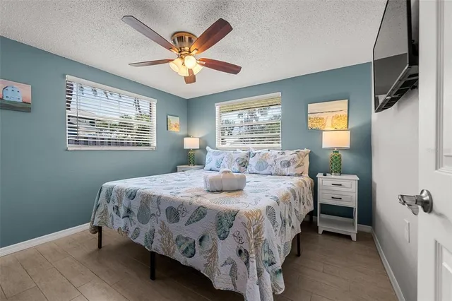 $1,300,000 | 208 Peacock Lane, Holmes Beach, FL 34217