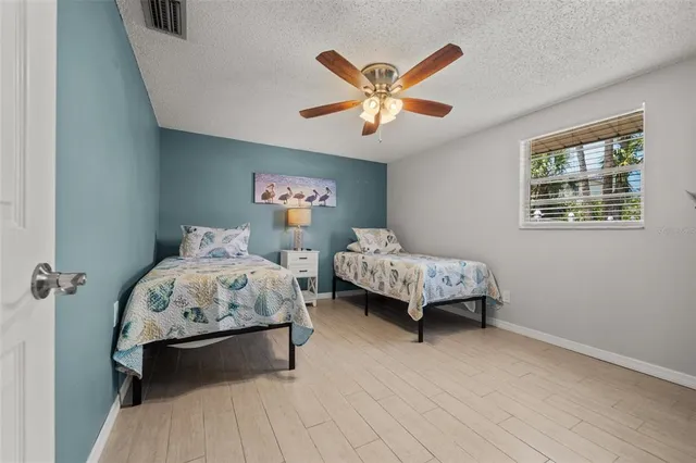 $1,300,000 | 208 Peacock Lane, Holmes Beach, FL 34217