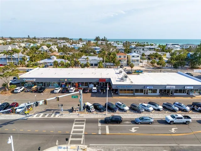 $1,300,000 | 208 Peacock Lane, Holmes Beach, FL 34217