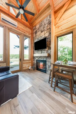 $6,995,000 | 1667 Sherwood Camp Road, Unit 11424, Dahinda, IL 61428