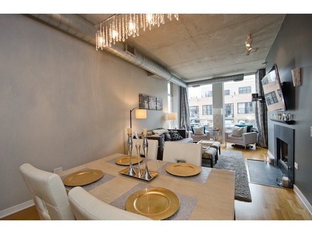 720 North Larrabee Street, Unit 702 Chicago, IL 60654 - Photo 11 of 23