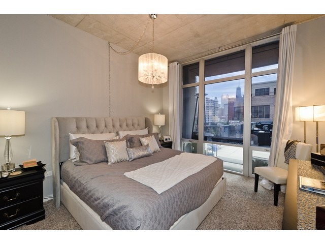 720 North Larrabee Street, Unit 702 Chicago, IL 60654 - Photo 15 of 23