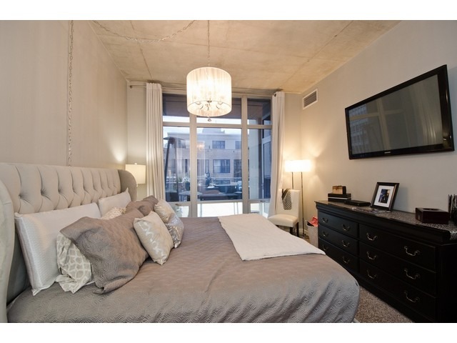 720 North Larrabee Street, Unit 702 Chicago, IL 60654 - Photo 16 of 23