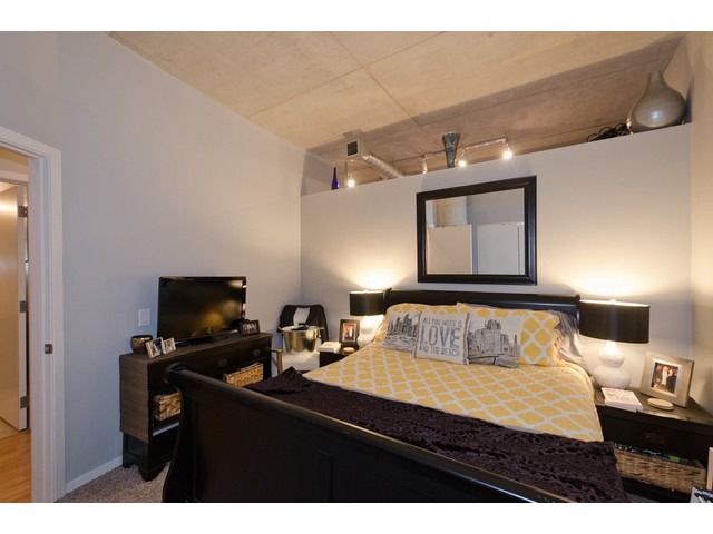 720 North Larrabee Street, Unit 702 Chicago, IL 60654 - Photo 19 of 23