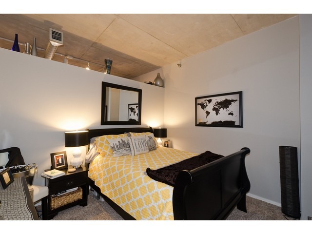 720 North Larrabee Street, Unit 702 Chicago, IL 60654 - Photo 20 of 23