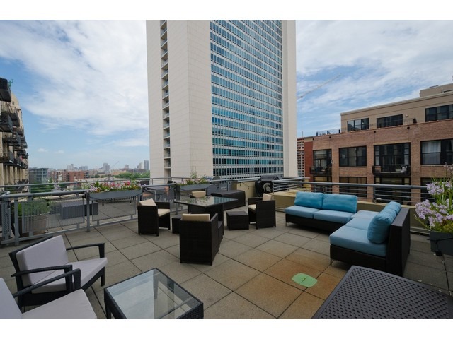 720 North Larrabee Street, Unit 702 Chicago, IL 60654 - Photo 23 of 23