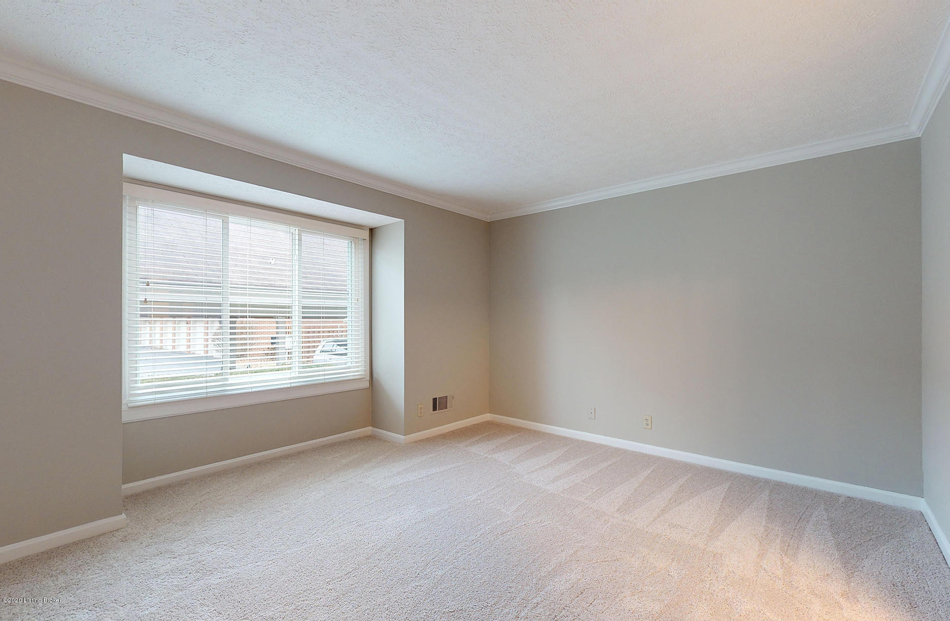 260 Moser Road Louisville, KY 40223 - Photo 27 of 39 3 Large Windows