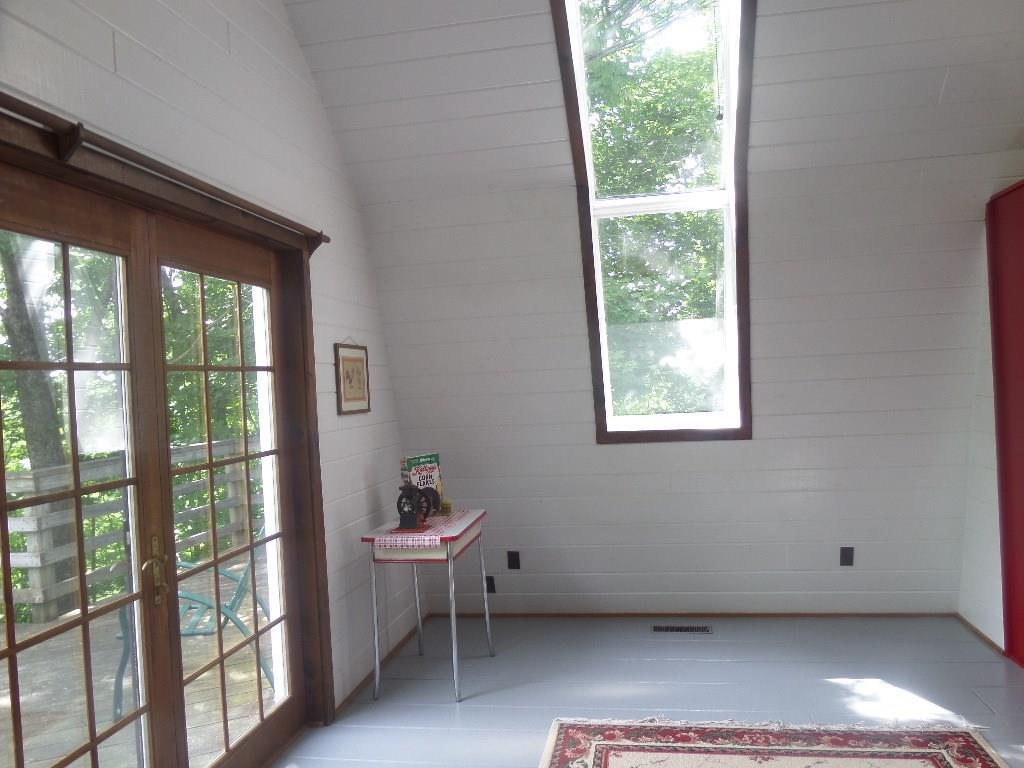 628 Bangor Road Dover-Foxcroft, ME 04426 - Photo 9 of 35 Dining area