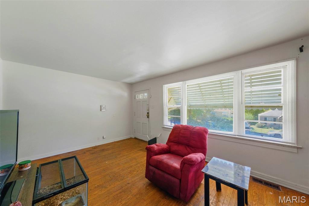 10030 Mccartney Lane St. Louis, MO 63137 - Photo 2 of 30