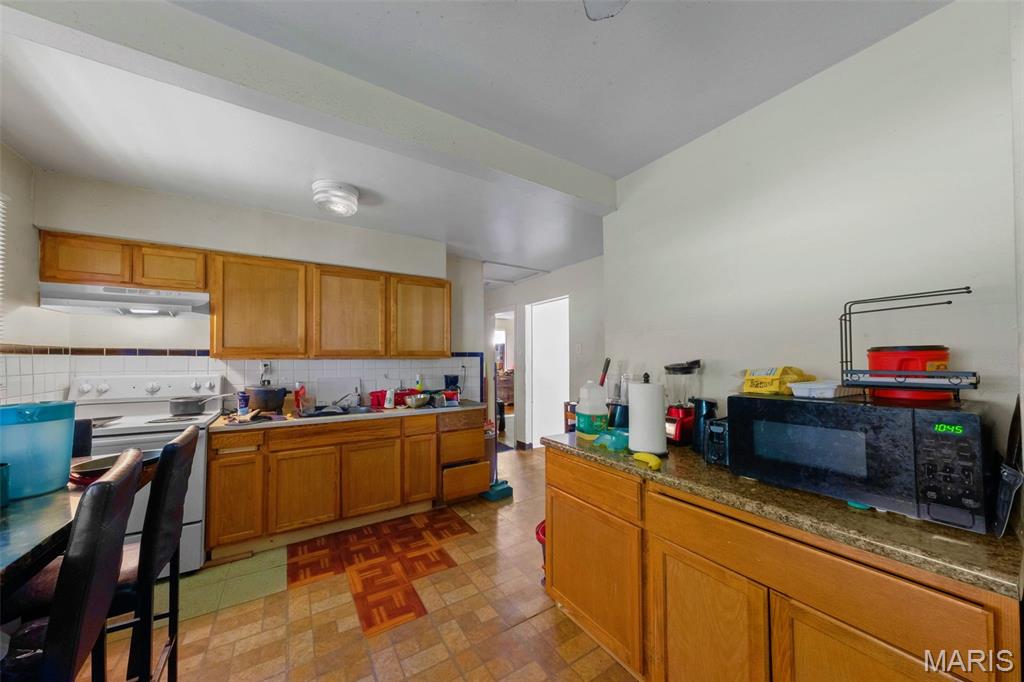 10030 Mccartney Lane St. Louis, MO 63137 - Photo 5 of 30