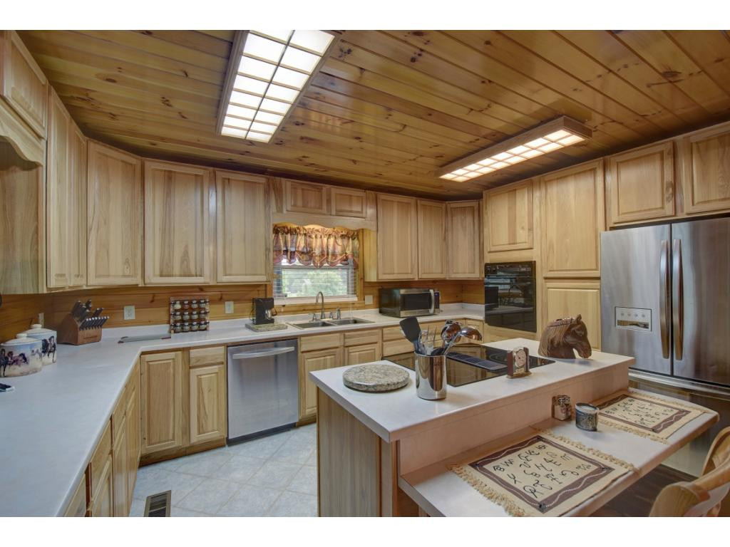 561 Grindstaff Road Butler, TN 37640 - Photo 18 of 36 Photo 18
