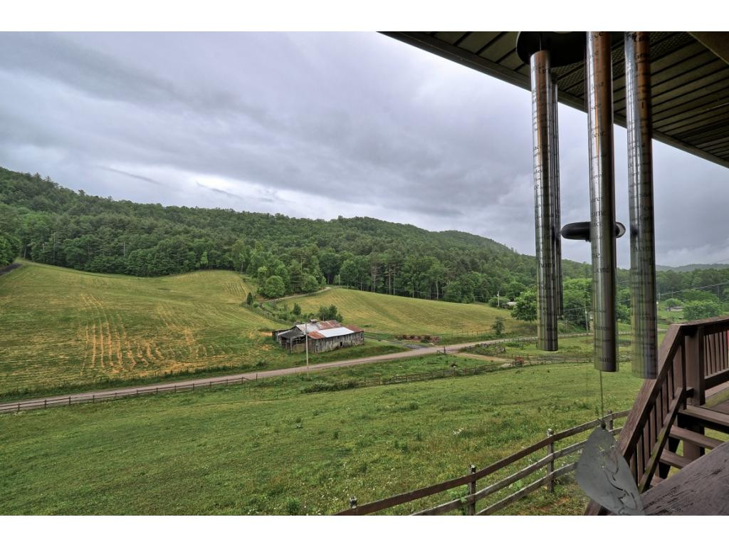 561 Grindstaff Road Butler, TN 37640 - Photo 5 of 36 Photo 5