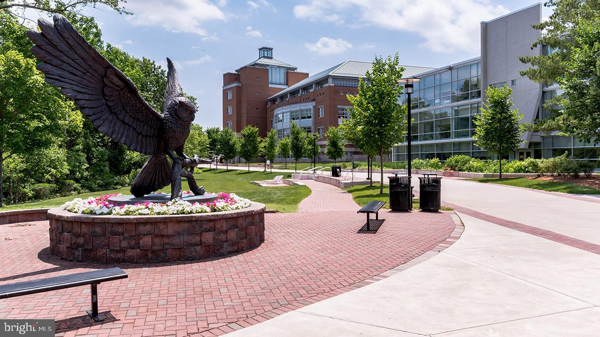 423 Kingston Drive Cherry Hill, NJ 08034 - Photo 27 of 27 a park view with a sitting space and garden view