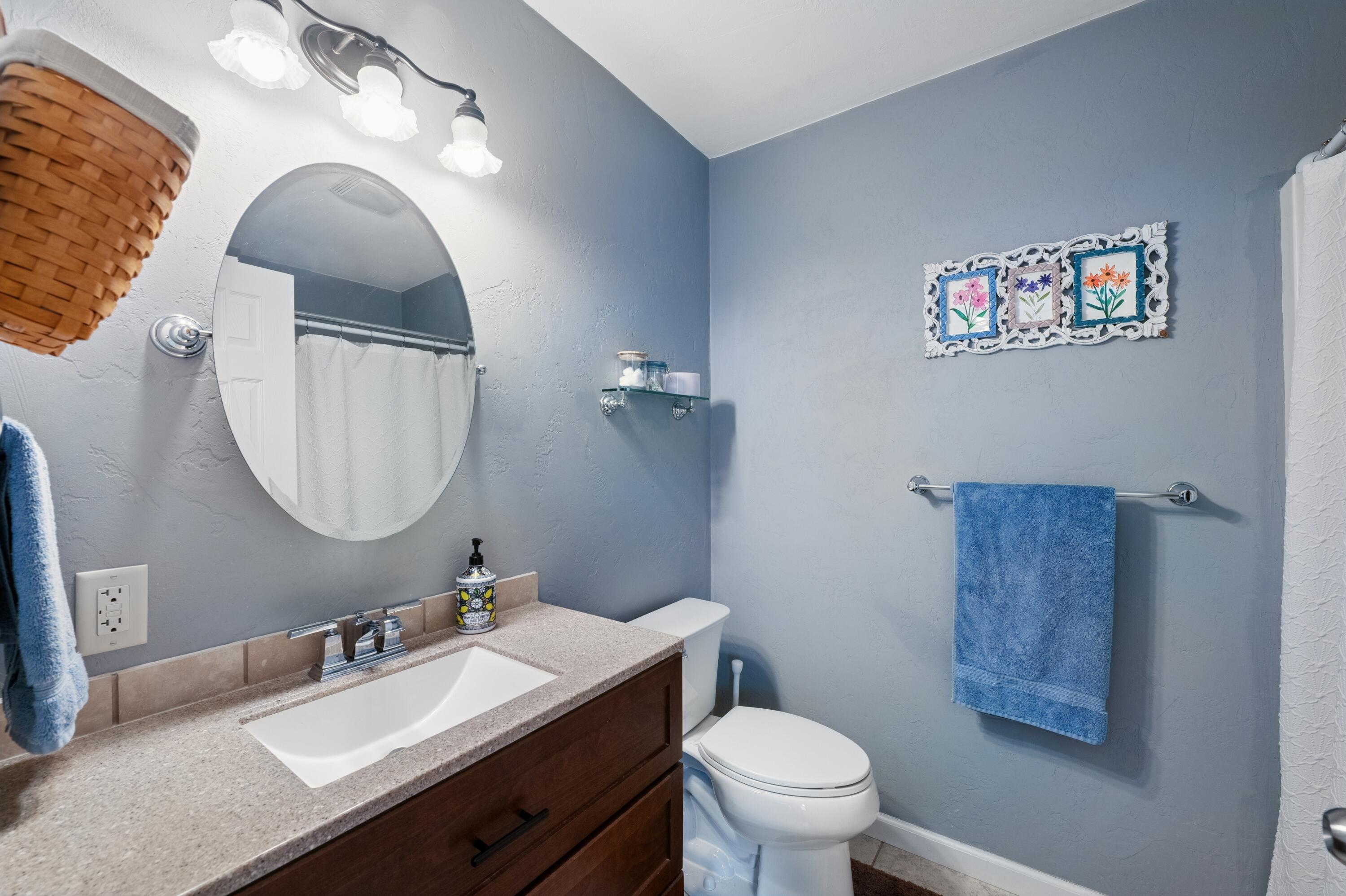 1860 Haas Road Kaukauna, WI 54130 - Photo 15 of 30 En Suite Bathroom