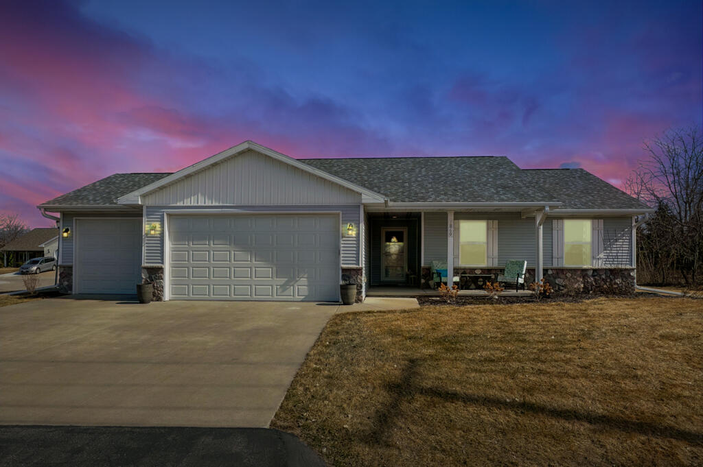 1860 Haas Road Kaukauna, WI 54130 - Photo 27 of 30 Front of Home at Twilight