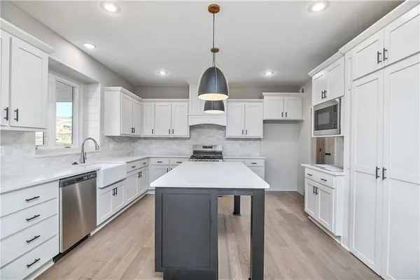 $724,950 | 6104 Barth Road, Shawnee, KS 66226