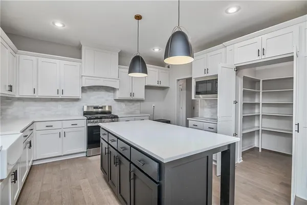 $724,950 | 6104 Barth Road, Shawnee, KS 66226