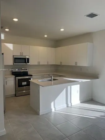 $2,600 | 11885 Southwest 245 Terrace, Unit 11885, Homestead, FL 33032