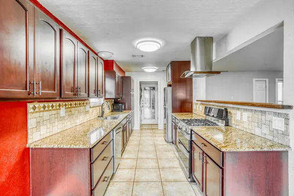 $1,845 | 18731 Shannon Glen Lane, Houston, TX 77084