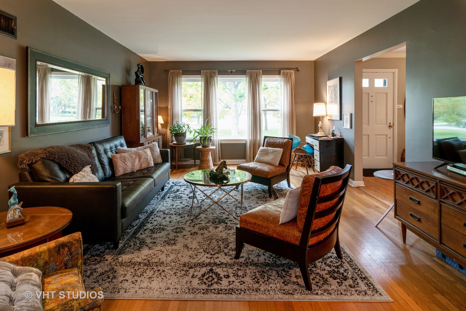 409 Repton Road Riverside, IL 60546 - Photo 8 of 22