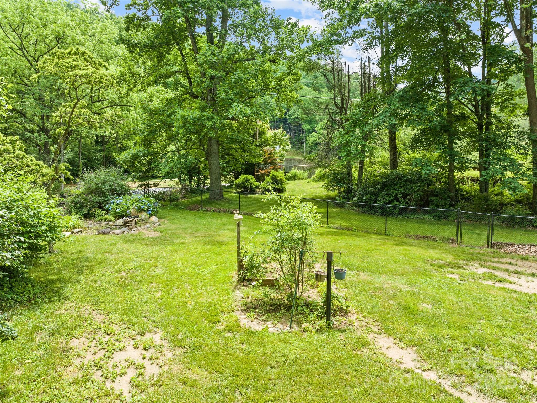 449 Little East Fork Road Canton, NC 28716 - Photo 7 of 40