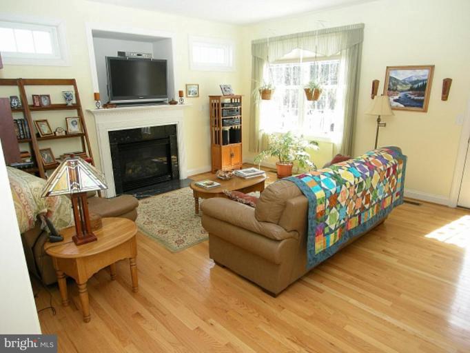 715 Mimosa Cove Road Deale, MD 20751 - Photo 5 of 21 Family Room