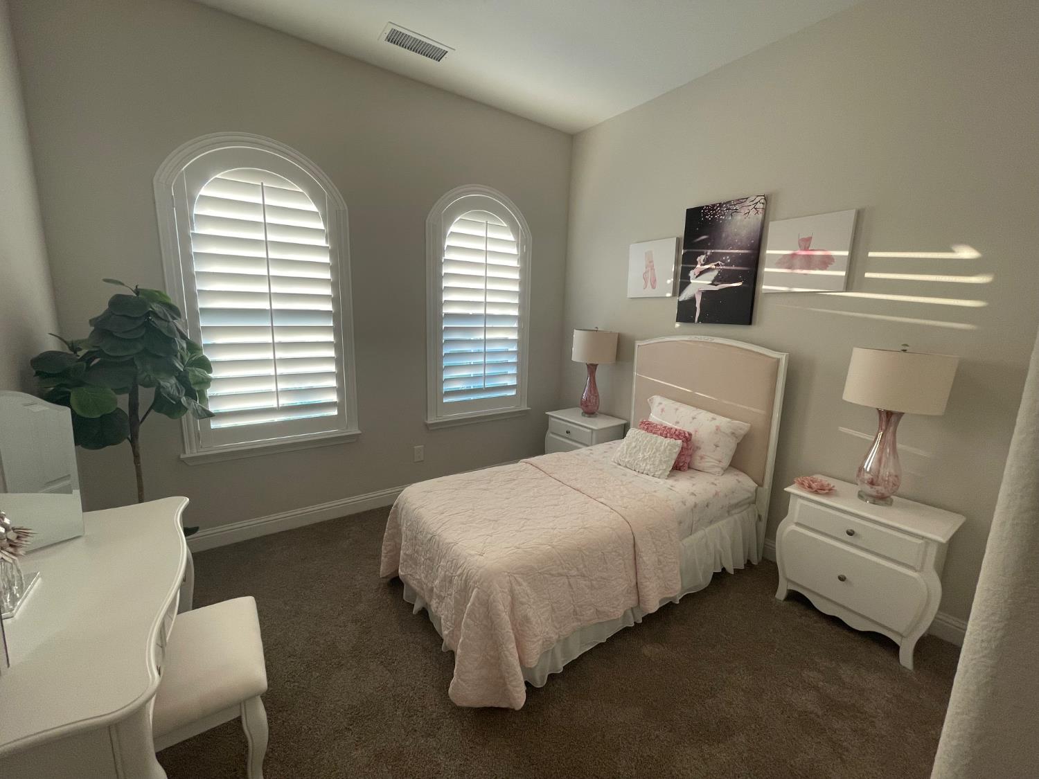 16190 West David Kerman, CA 93630 - Photo 11 of 17