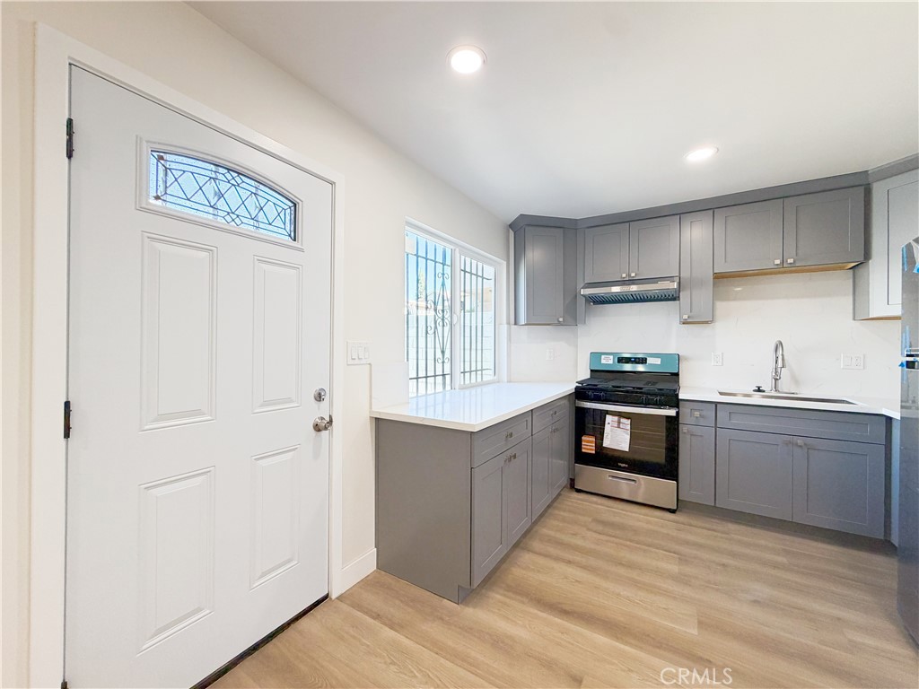 320 East Marshall Street, Unit B San Gabriel, CA 91776 - Photo 4 of 27